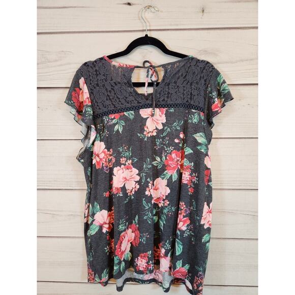 Torrid Women's Gray Pink Floral‎ Crew Neck Lace Pieced Tie Back Blouse 2X - Picture 2 of 6